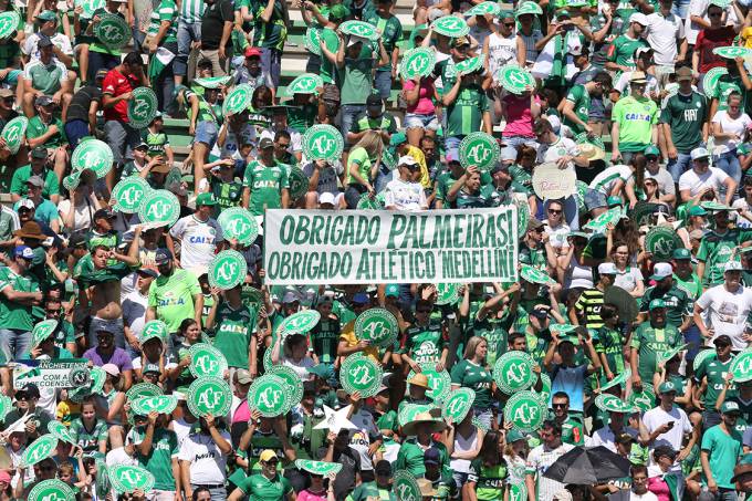 Chapecoense empata com Palmeiras no primeiro jogo após acidente 5
