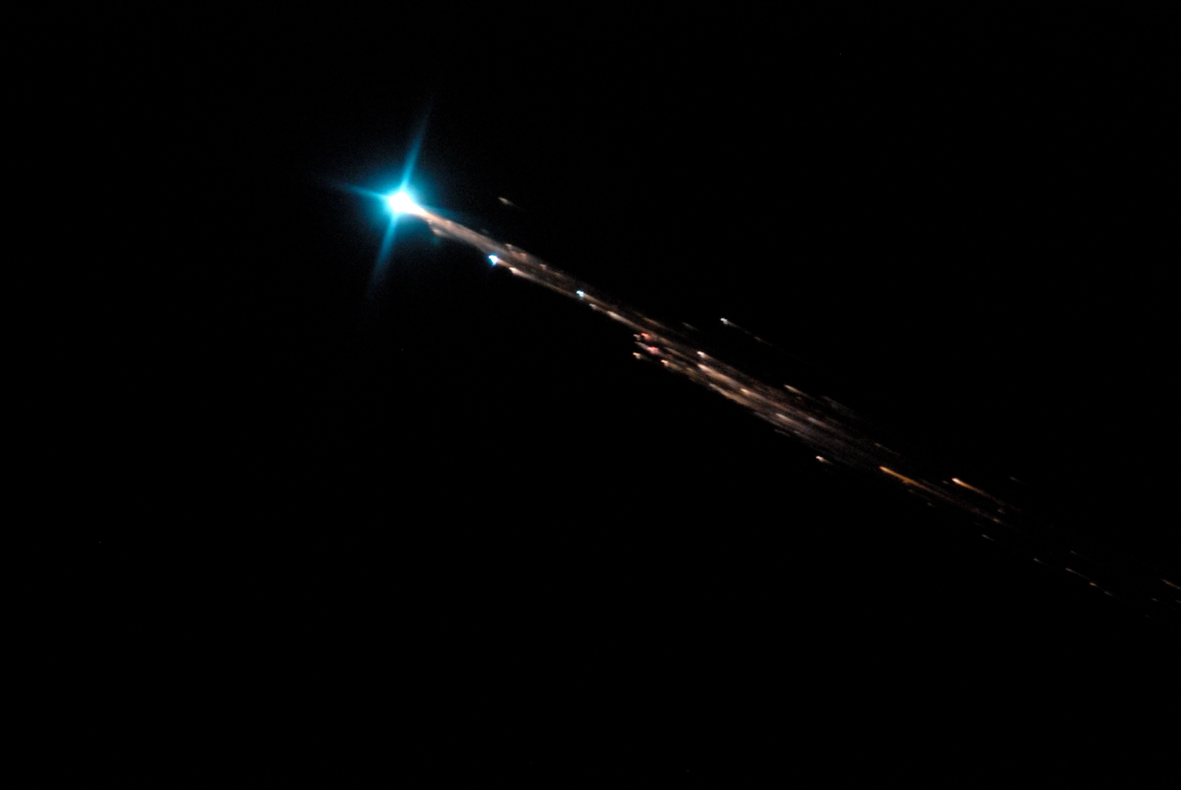 Satélite pode cair no Brasil e gerar bola de fogo neste fim de semana 8