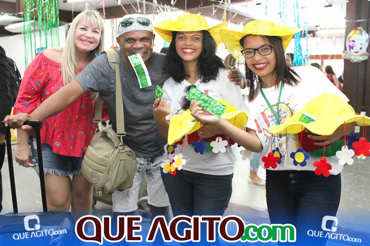 Turistas são recebidos com festa no Aeroporto de Porto Seguro 7