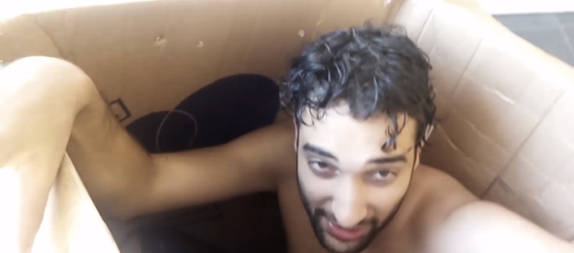 Youtuber passa 24h em caixa após ‘se enviar’ para casa de amigo; Veja vídeo 12