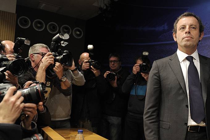 Ex-presidente do Barcelona é preso por contratos com CBF 12