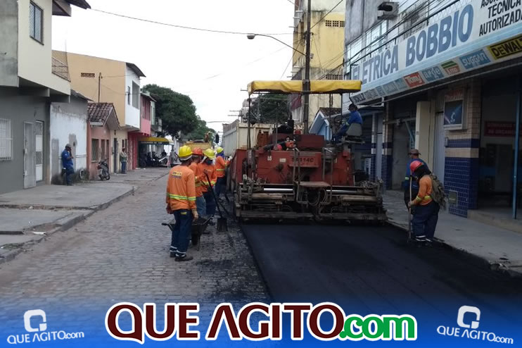 Prefeitura de Eunápolis inicia asfaltamento de nova avenida no Pequi 7