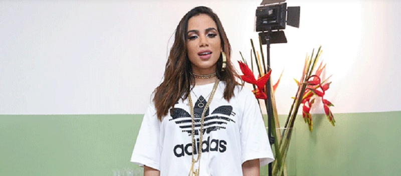 Fãs acusam Anitta de usar play back durante show em Salvador 5