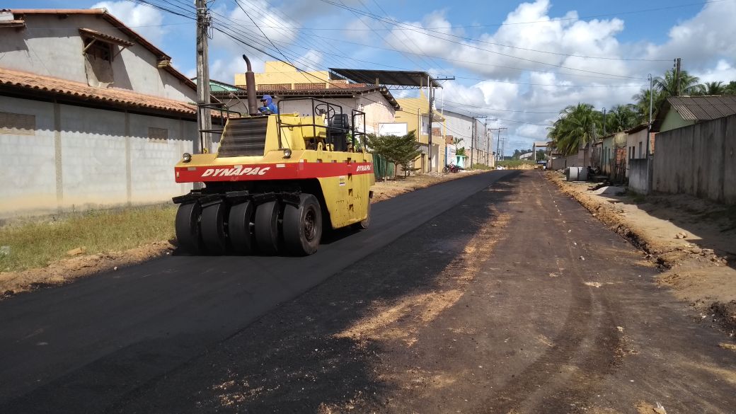 Prefeitura começa semana com equipes de asfaltamento no Juca Rosa 7