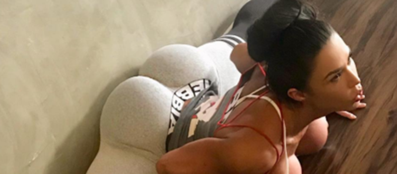 Gracyanne Barbosa revela flexibilidade ao postar foto escalando 17