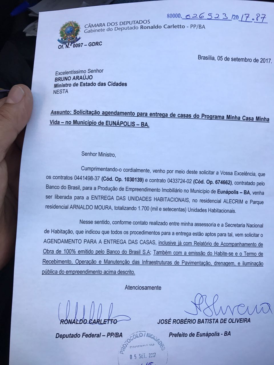 Em audiência no Ministério das Cidades, prefeito Robério e deputado Carletto buscam data de entrega dos Residenciais 6