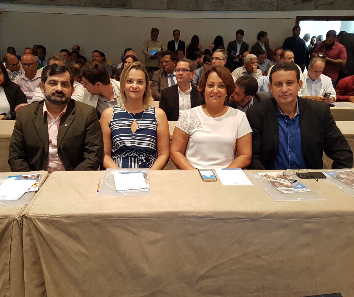 Prefeito de Eunápolis participa de lançamento do Programa Fortalecer Municípios em Salvador 28