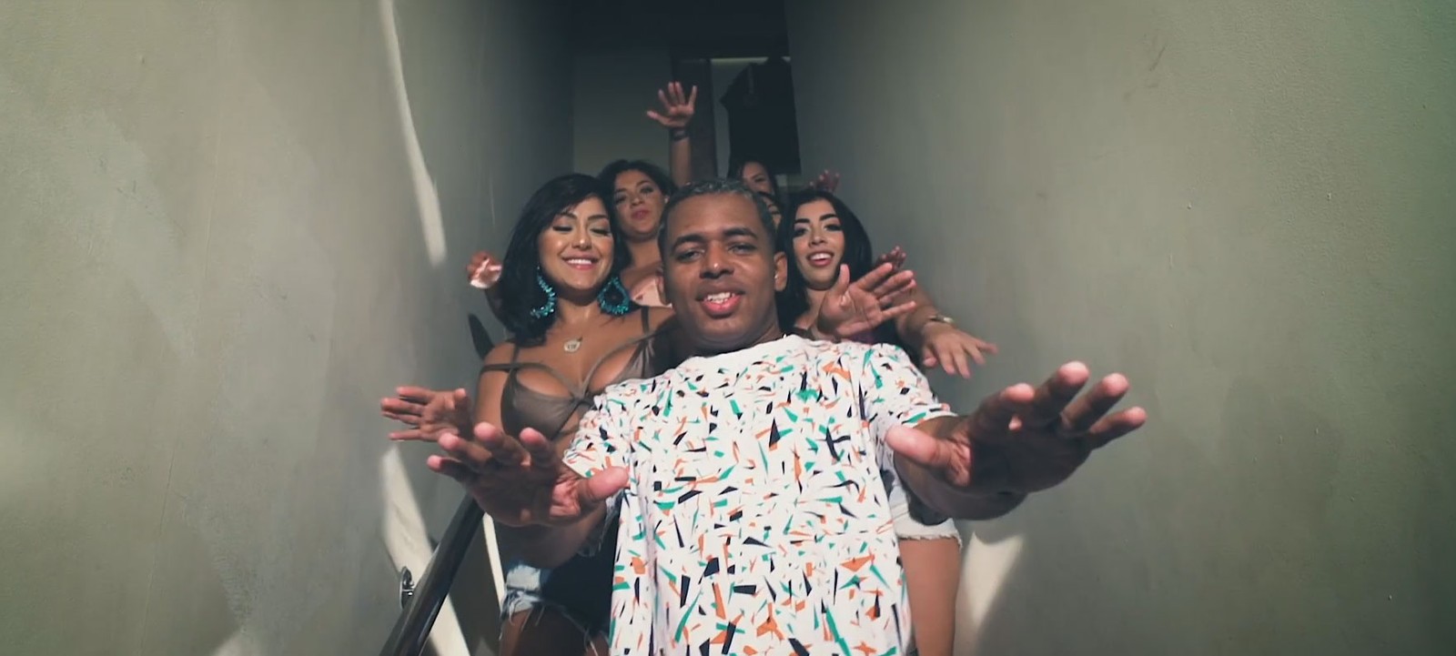 MC Diguinho lança clipe de versão 'light' de 'Só surubinha de leve' 2