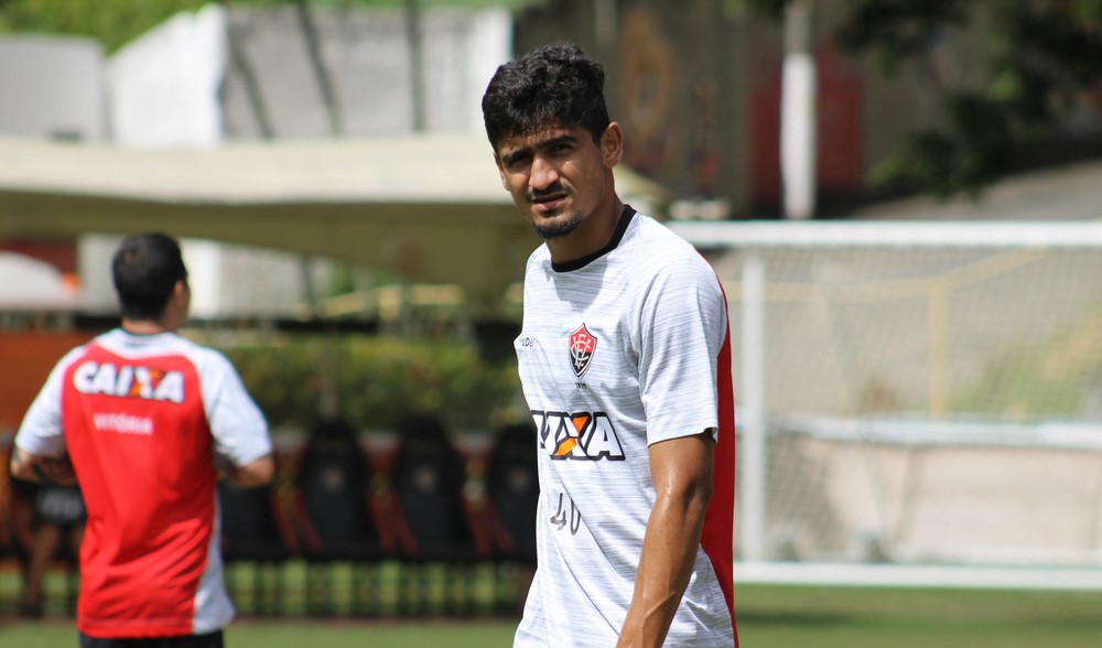 Zagueiro Ramon sofre luxação em jogo-treino e deve desfalcar o Vitória por um longo período 5