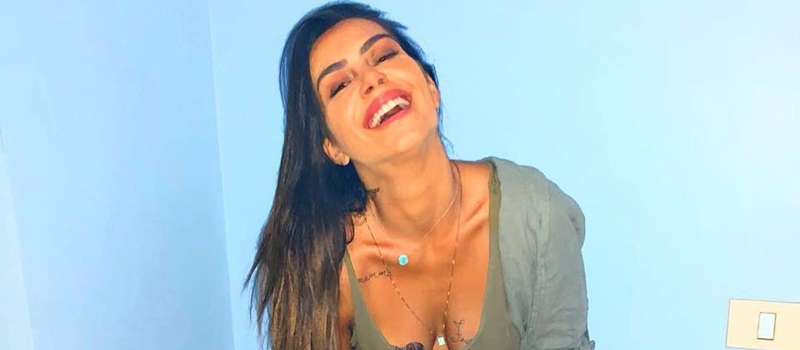 Cleo Pires sensualiza com seios de fora em foto publicada no instagram; Veja 2