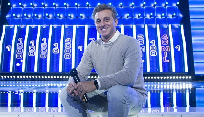 Luciano Huck estreia na Globo quadro semelhante a programa de Silvio Santos 40