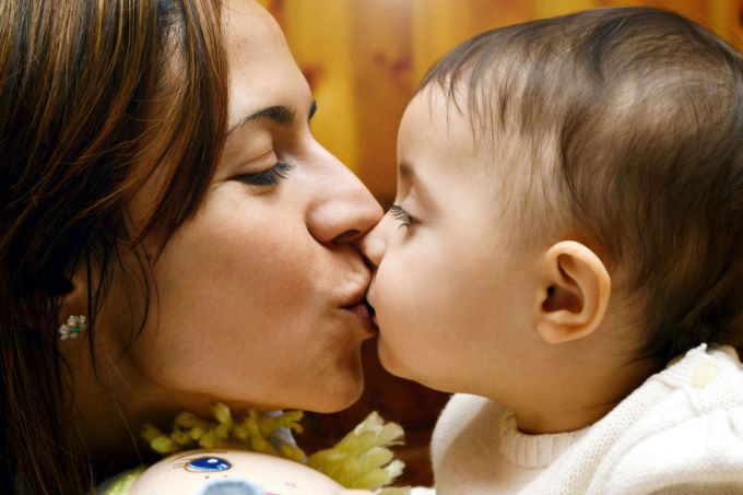 Beijar o filho na boca: por que os especialistas não recomendam 5