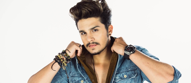 Luan Santana nega que faria strip por dinheiro e iria a casa de swing 5