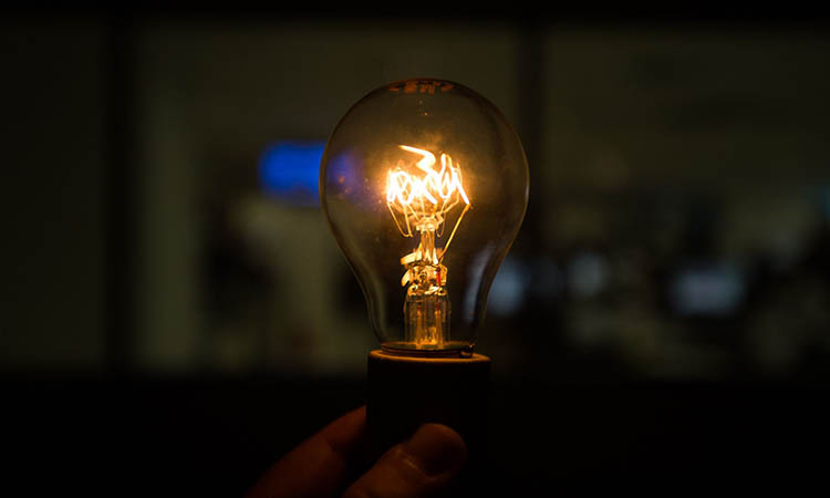 Aneel mantém bandeira vermelha nas contas de luz de julho 8