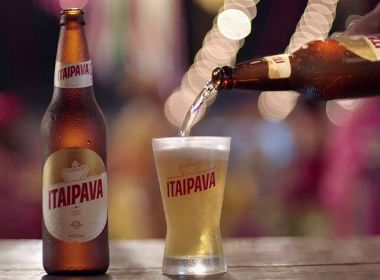 Feira: Homem pede indenização de R$ 50 mil por encontrar objeto dentro de cerveja 5