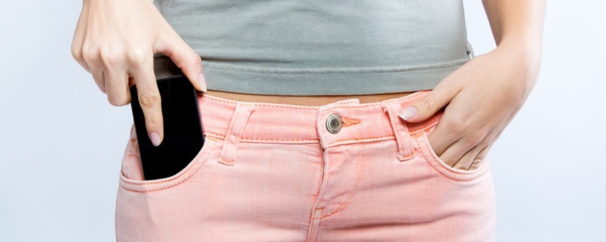 Celulares atuais não cabem em bolsos de calças femininas, diz estudo 5