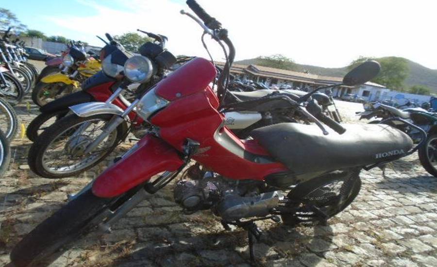 Detran da Bahia libera 600 carros e motos para leilão por preços baixos 17