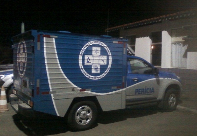 Criança morre eletrocutada ao tocar em toldo de igreja na Bahia 5