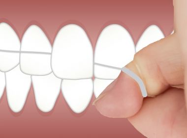 Estudo sugere que fio dental possui substância tóxica que pode causar até câncer 5