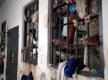 Presos de Eunápolis poderão ter prisão domiciliar decretada por superlotação de 706% Presos de Eunápolis poderão ter prisão domiciliar decretada por superlotação de 706% 12