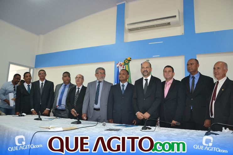 Prefeito Roberio e vereadores de Eunápolis são empossados 9
