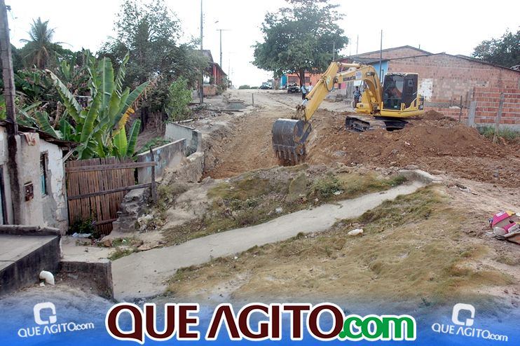 Prefeitura de Eunápolis realiza obra emergencial na Rua Liberalino 9