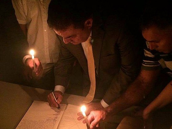 Prefeitos tomam posse à luz de velas após corte de energia em prefeituras na Paraíba 4