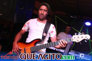 Arraial D'ajuda: Leandro Campeche anima foliões na segunda noite do Carnaval do Tex 68