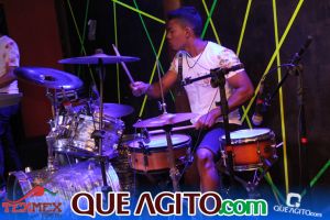 Arraial D'ajuda: Leandro Campeche anima foliões na segunda noite do Carnaval do Tex 103
