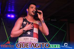 Arraial D'ajuda: Leandro Campeche anima foliões na segunda noite do Carnaval do Tex 87