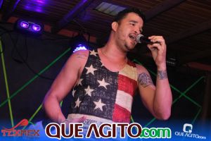 Arraial D'ajuda: Leandro Campeche anima foliões na segunda noite do Carnaval do Tex 92