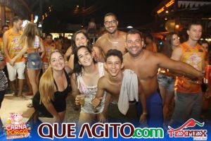 Muito agito no primeiro dia do Bloco CarnaPorco no Tex Mex 100