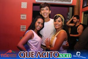 Arraial D'ajuda: Leandro Campeche anima foliões na segunda noite do Carnaval do Tex 98