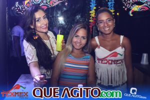 Arraial D'ajuda: Leandro Campeche anima foliões na segunda noite do Carnaval do Tex 122