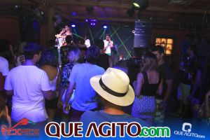 Arraial D'ajuda: Leandro Campeche anima foliões na segunda noite do Carnaval do Tex 94