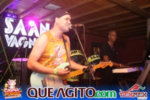 Muito agito no primeiro dia do Bloco CarnaPorco no Tex Mex 60