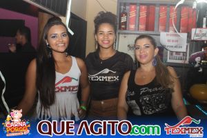 Muito agito no primeiro dia do Bloco CarnaPorco no Tex Mex 181