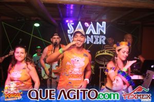 Muito agito no primeiro dia do Bloco CarnaPorco no Tex Mex 206