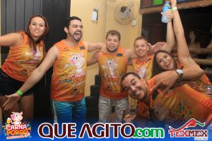 Muito agito no primeiro dia do Bloco CarnaPorco no Tex Mex 56