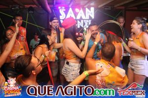 Muito agito no primeiro dia do Bloco CarnaPorco no Tex Mex 64