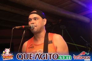 Muito agito no primeiro dia do Bloco CarnaPorco no Tex Mex 65