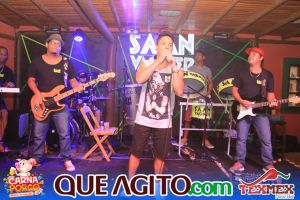 Muito agito no primeiro dia do Bloco CarnaPorco no Tex Mex 98