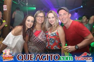 Muito agito no primeiro dia do Bloco CarnaPorco no Tex Mex 87