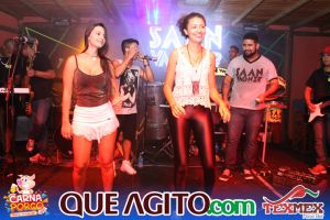 Muito agito no primeiro dia do Bloco CarnaPorco no Tex Mex 150