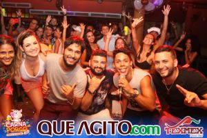 Muito agito no primeiro dia do Bloco CarnaPorco no Tex Mex 135