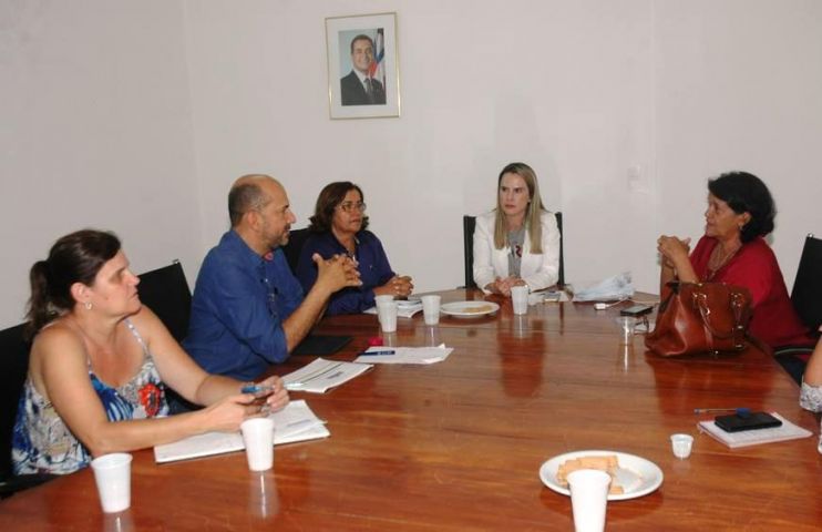 Professores municipais de Eunápolis recebem reajuste salarial de 7,64% 5