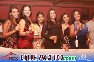 Arraial D’ajuda: Show de Sinho Ferrary ferveu o Tex Mex 90