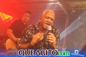Arraial D’ajuda: Show de Sinho Ferrary ferveu o Tex Mex 97