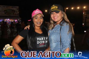 Carlos Aguiar e Yara Silva contagiam publico no Luau dos Amigos 300