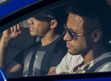 Neymar não vai ao treino e se despede de time; Barcelona confirma saída 12